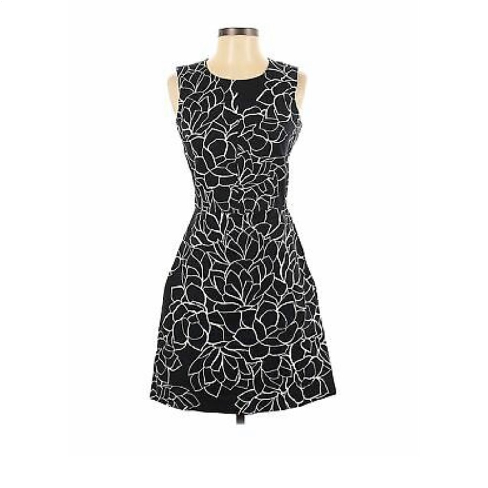 HOST PICK ❤️❤️❤️❤️❤️Gap NWOT black and white summer dress sz 4